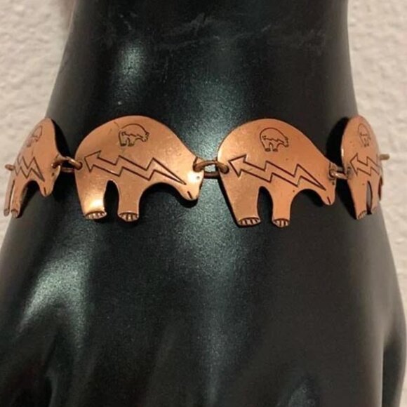 50'S HOPI NATIVE AMERICAN COPPER ETCHED SPIRIT BEAR W/ HEARTLINE LINK BRACELET G - Picture 1 of 5